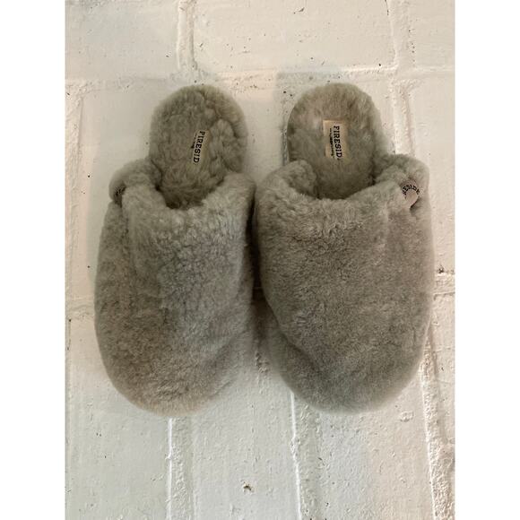 Fireside By Dearfoams Women's Shelly Fuzzy Scuff Slipper Grey Women's Size 9 - Picture 1 of 4